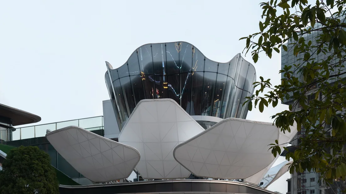 BIM Architecture | Dynamic Architecture with Integrated Mobility: Changsha's 'Eye of the Xiangjiang River' / Zhu Peidong Line+Architecture Firm
