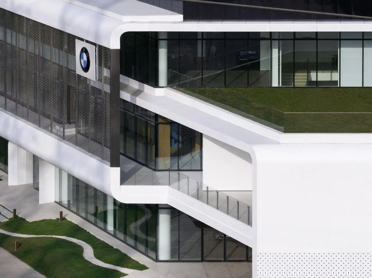 BIM Architecture | Fully considering localization and adaptability, creating BMW's 'Green Star Lighthouse'/ARCHIHOPE