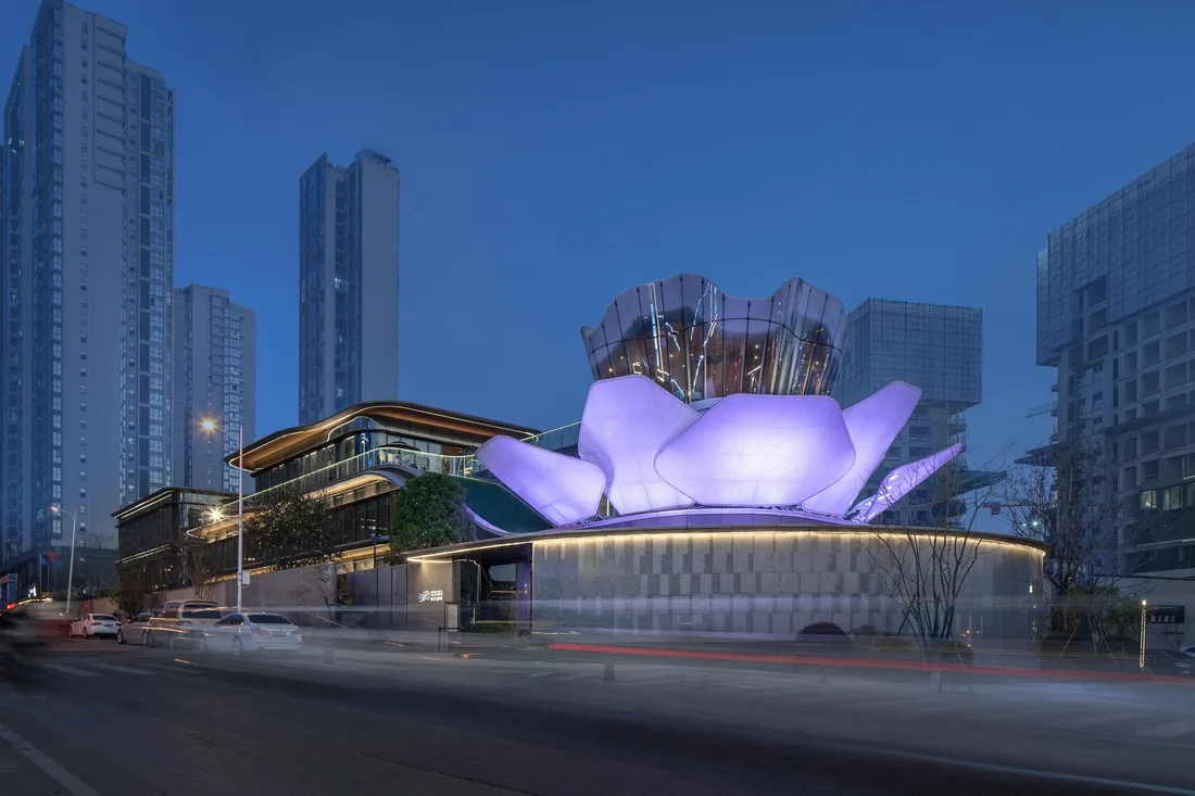 BIM Architecture | Dynamic Architecture with Integrated Mobility: Changsha's 'Eye of the Xiangjiang River' / Zhu Peidong Line+Architecture Firm