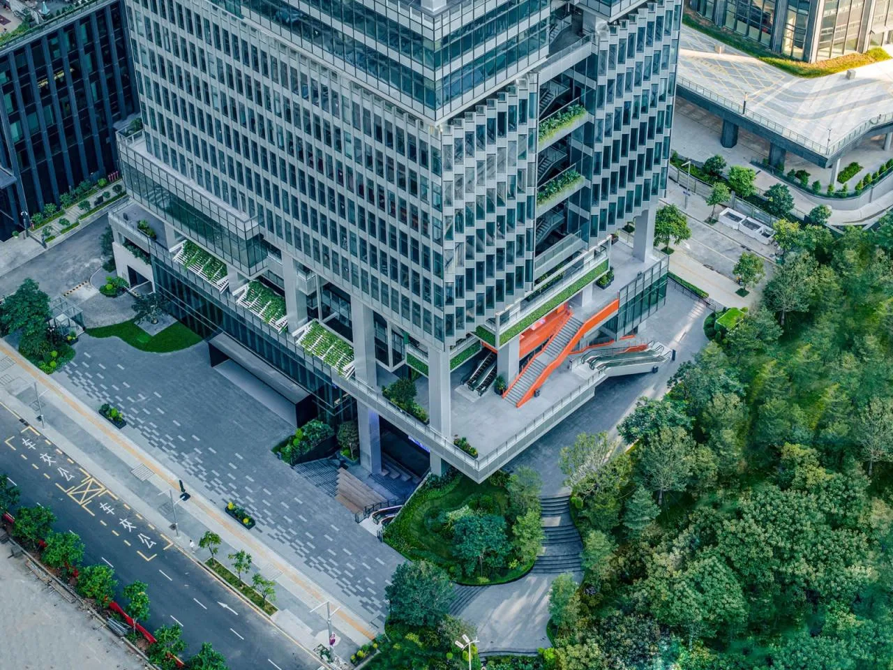 BIM Architecture | T33 Full time Center: Future Imagination and Expression of Human, Nature, and Technology/Aedas Architectural Design Firm