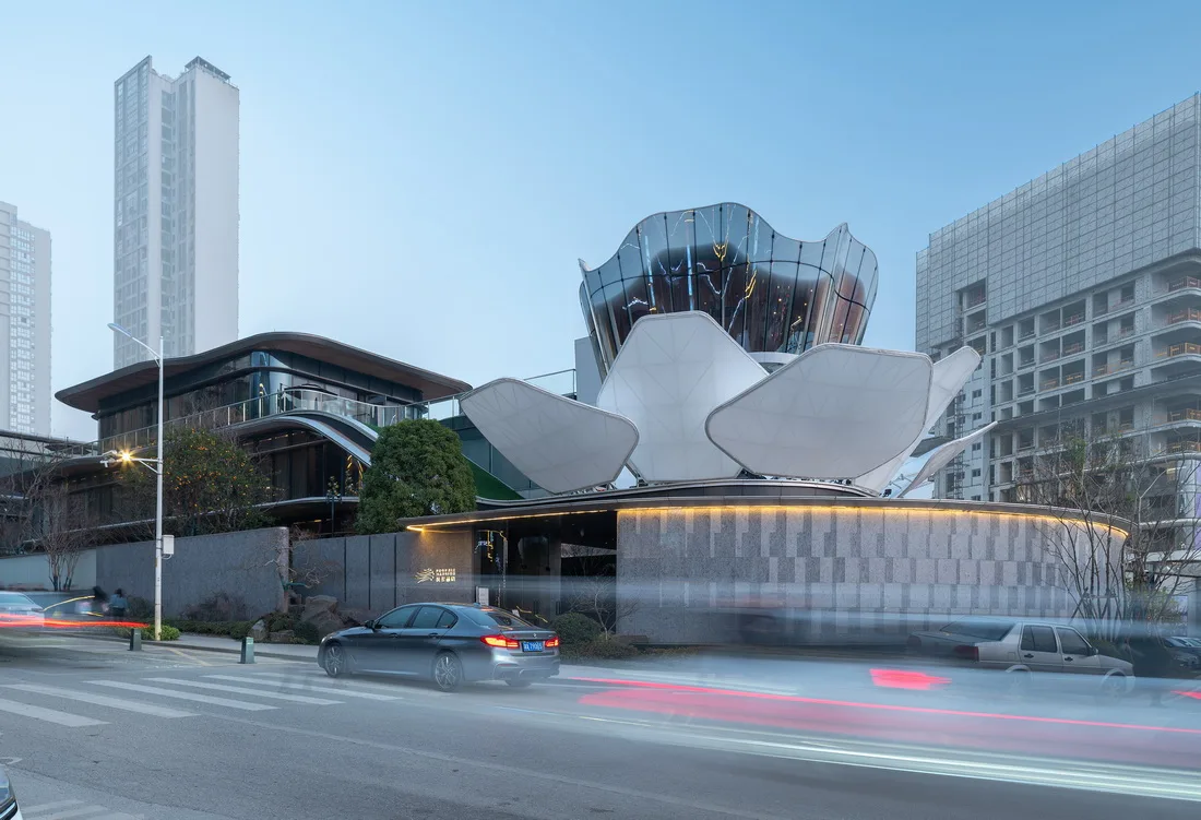 BIM Architecture | Dynamic Architecture with Integrated Mobility: Changsha's 'Eye of the Xiangjiang River' / Zhu Peidong Line+Architecture Firm