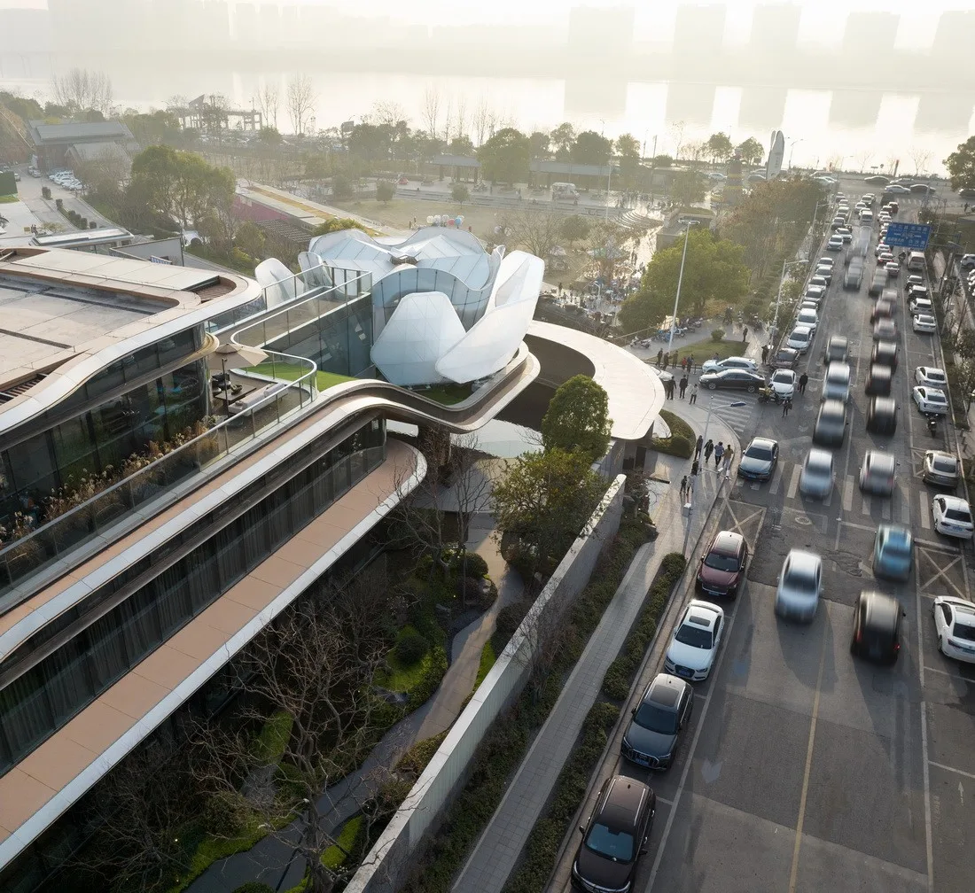 BIM Architecture | Dynamic Architecture with Integrated Mobility: Changsha's 'Eye of the Xiangjiang River' / Zhu Peidong Line+Architecture Firm