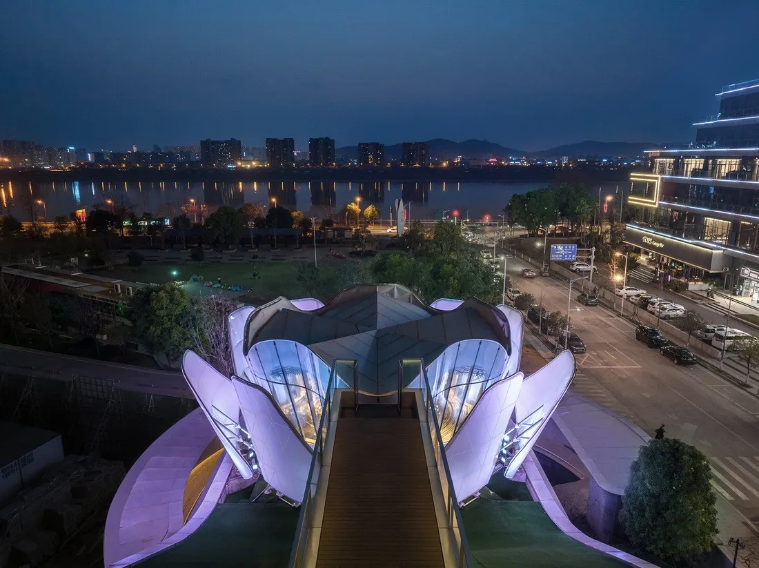 BIM Architecture | Dynamic Architecture with Integrated Mobility: Changsha's 'Eye of the Xiangjiang River' / Zhu Peidong Line+Architecture Firm