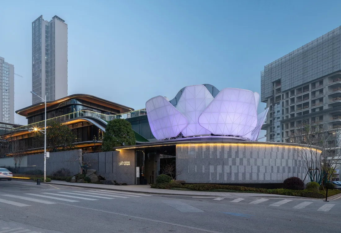 BIM Architecture | Dynamic Architecture with Integrated Mobility: Changsha's 'Eye of the Xiangjiang River' / Zhu Peidong Line+Architecture Firm