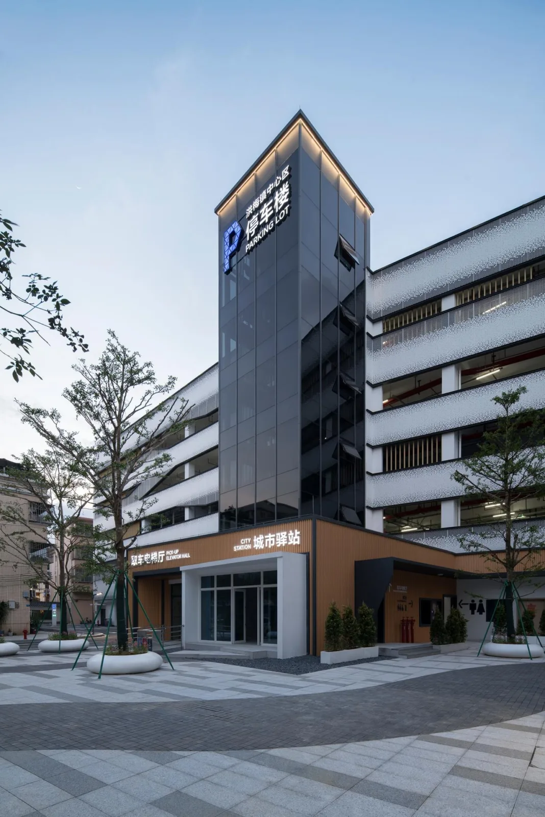 BIM Architecture | Parking Building in the Central Area of Hongmei Town: The Rebirth of the "Corner Land" of the Town/Senlei International