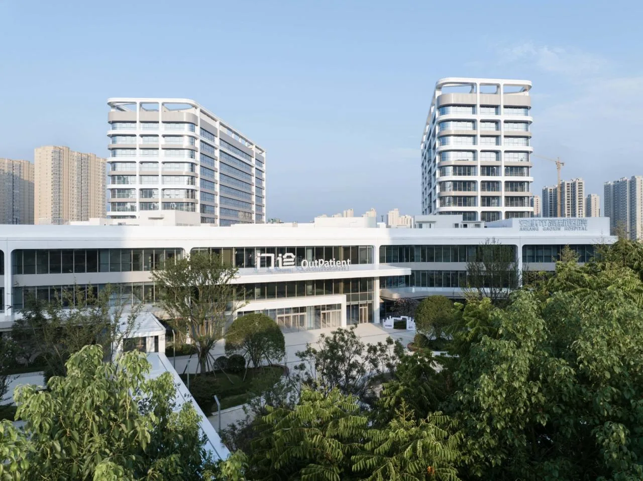 BIM Architecture | Hospital oriented: A Warm White Castle - Ankang High tech Hospital/UUA Architectural Firm