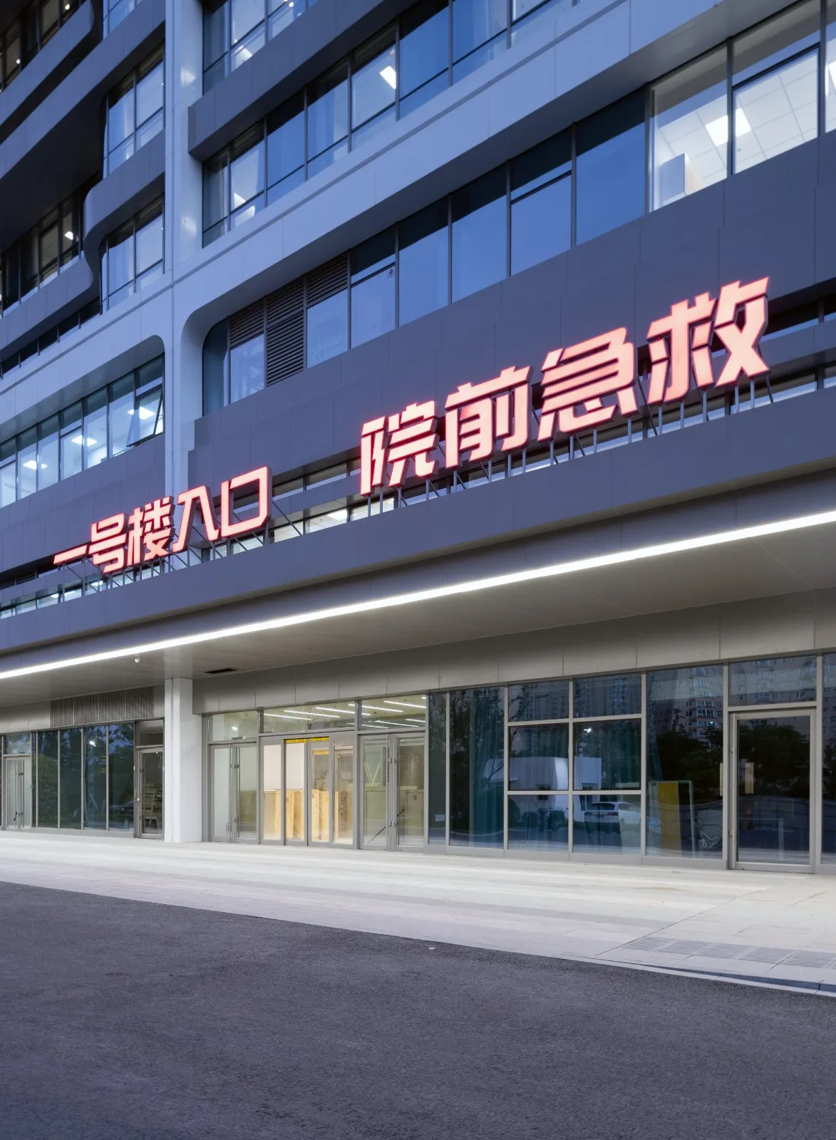 BIM Architecture | Hospital oriented: A Warm White Castle - Ankang High tech Hospital/UUA Architectural Firm