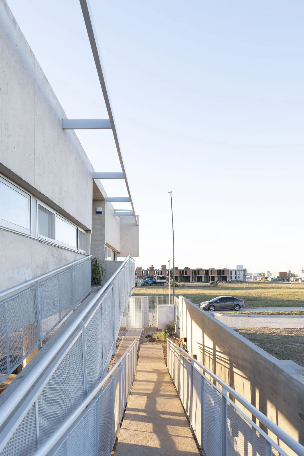 BIM Architecture | Residential Buildings Between Columns/Esteras Perrote
