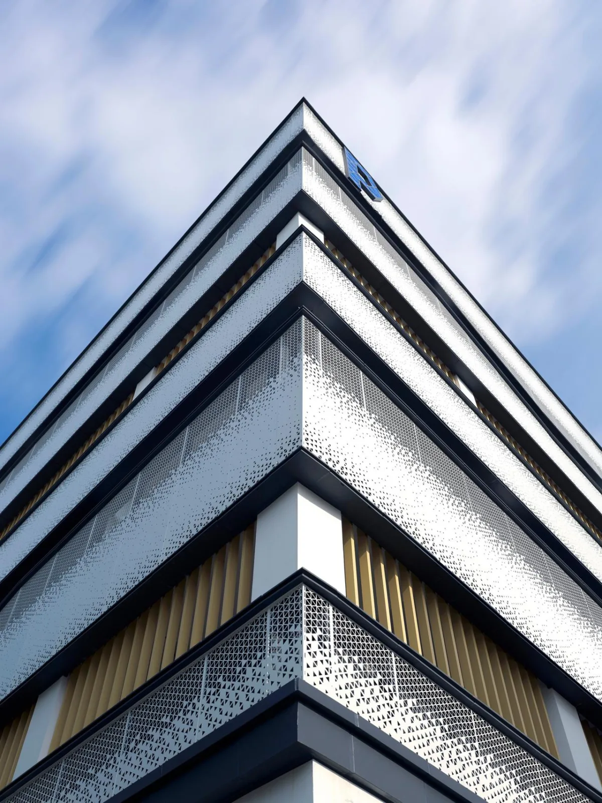 BIM Architecture | Parking Building in the Central Area of Hongmei Town: The Rebirth of the "Corner Land" of the Town/Senlei International