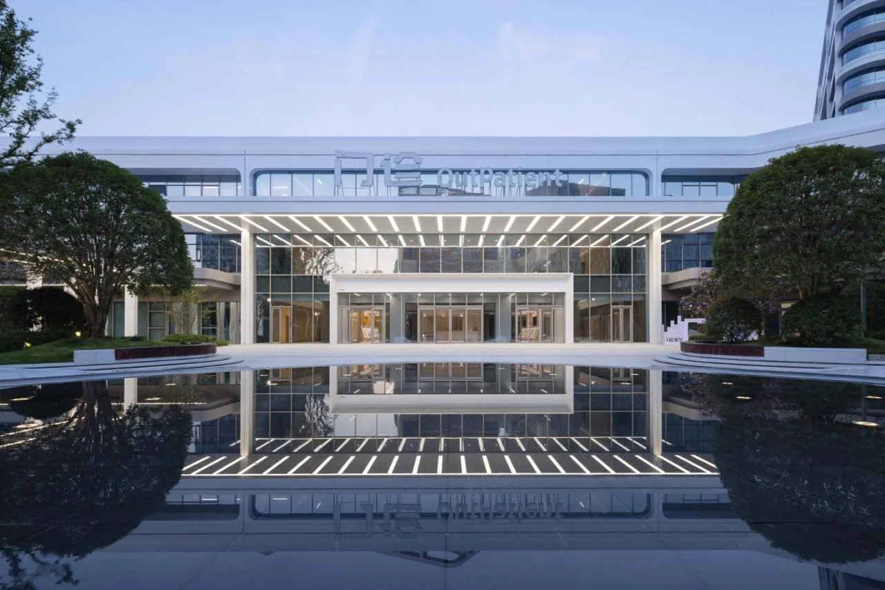 BIM Architecture | Hospital oriented: A Warm White Castle - Ankang High tech Hospital/UUA Architectural Firm