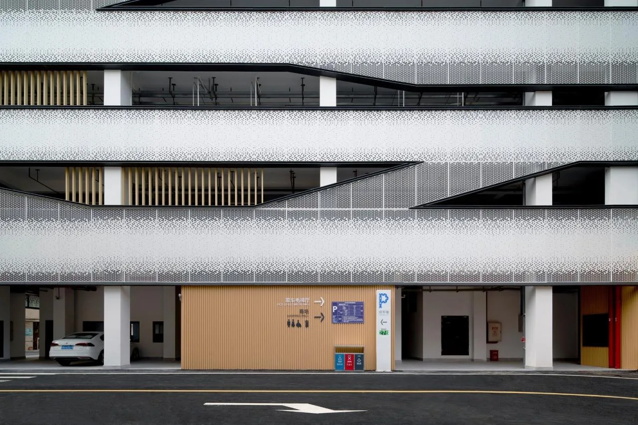 BIM Architecture | Parking Building in the Central Area of Hongmei Town: The Rebirth of the "Corner Land" of the Town/Senlei International