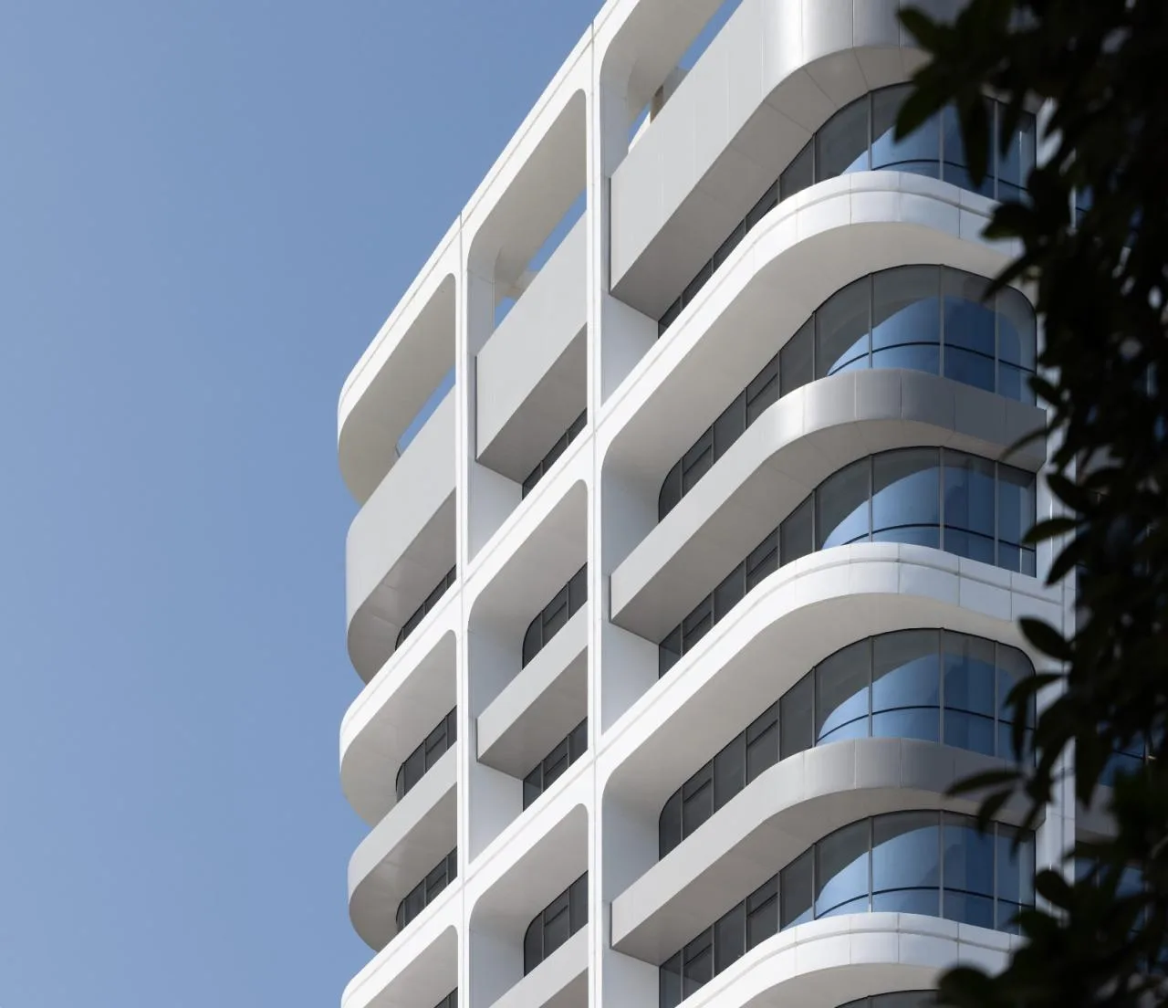BIM Architecture | Hospital oriented: A Warm White Castle - Ankang High tech Hospital/UUA Architectural Firm