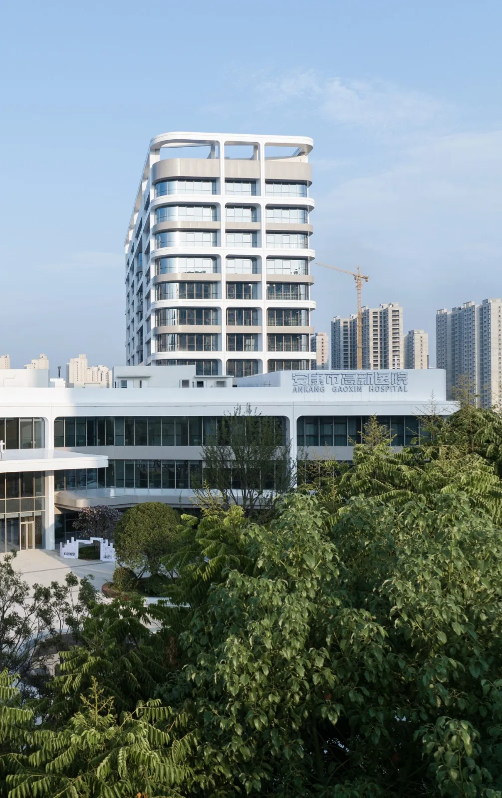 BIM Architecture | Hospital oriented: A Warm White Castle - Ankang High tech Hospital/UUA Architectural Firm