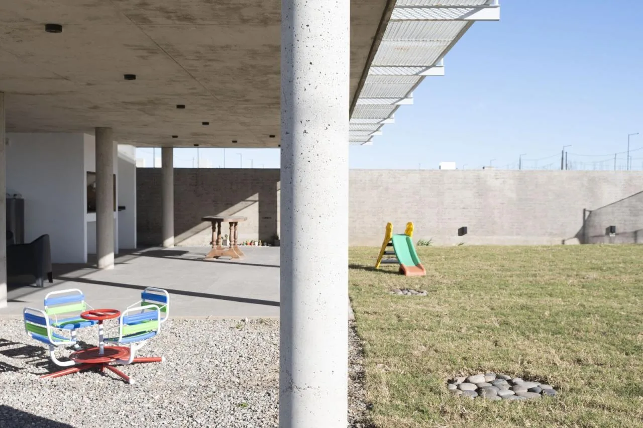 BIM Architecture | Residential Buildings Between Columns/Esteras Perrote