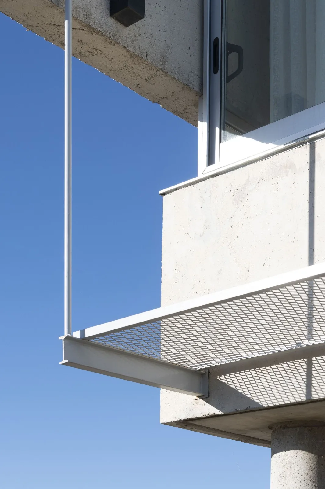 BIM Architecture | Residential Buildings Between Columns/Esteras Perrote