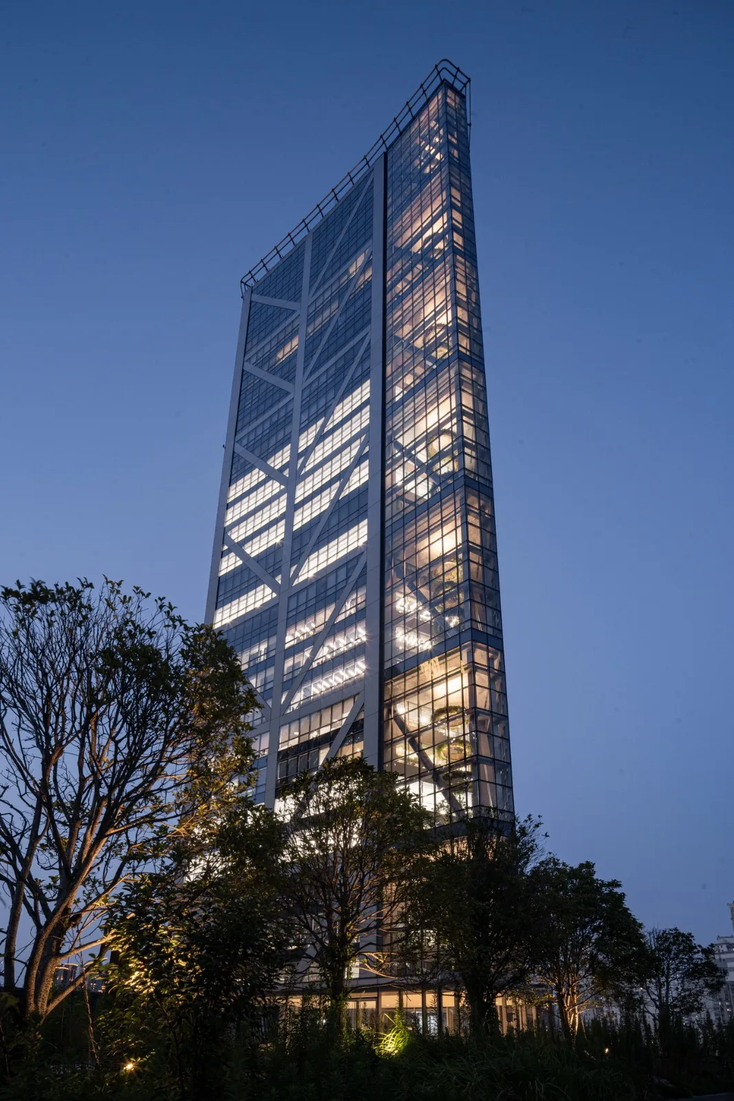 BIM Architecture | Creating a 'Vertical Urban Oasis' in the Center of Shanghai: LuOne Kaide Jingcui Plaza/Safdi Architecture Firm