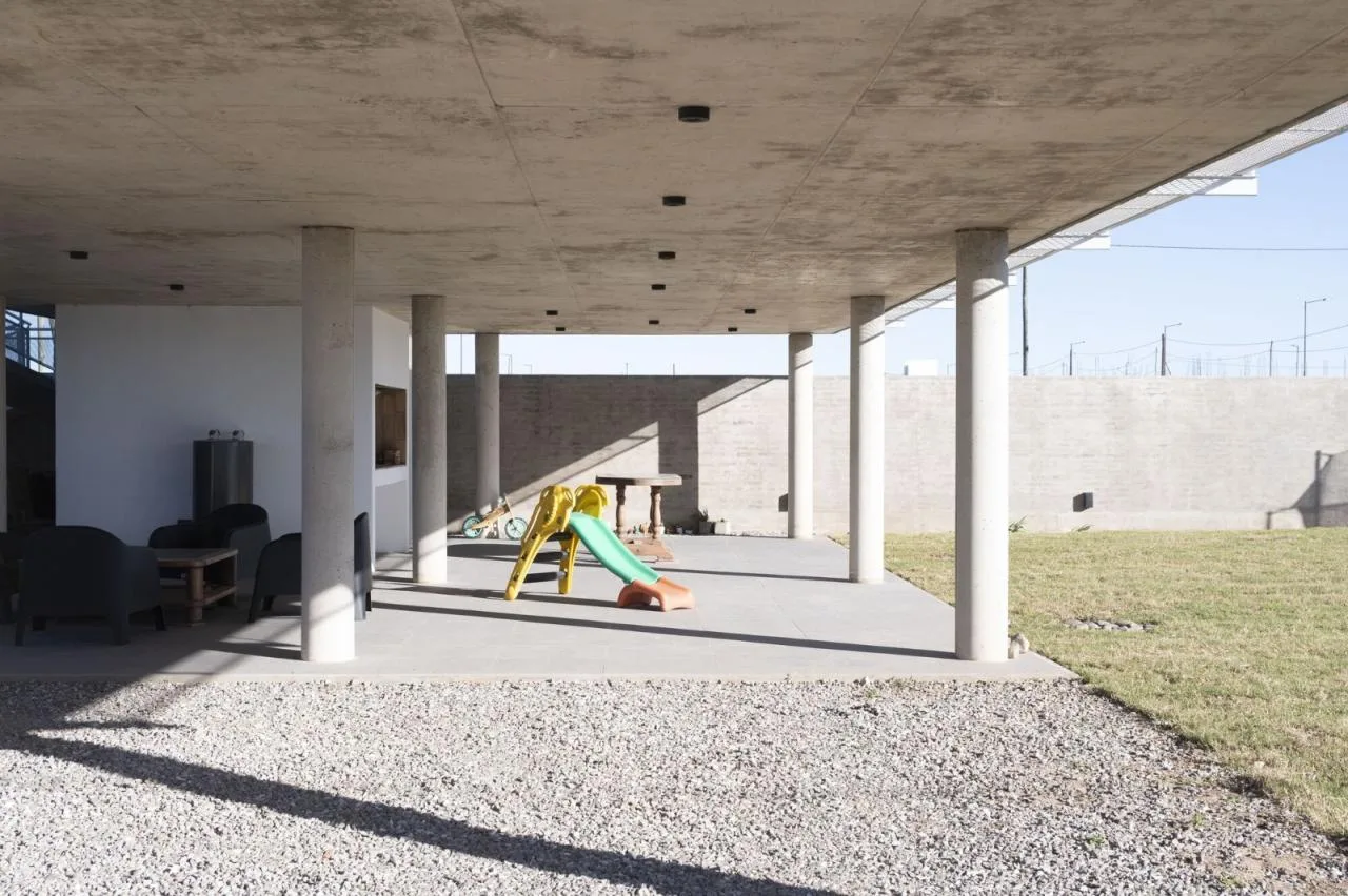 BIM Architecture | Residential Buildings Between Columns/Esteras Perrote