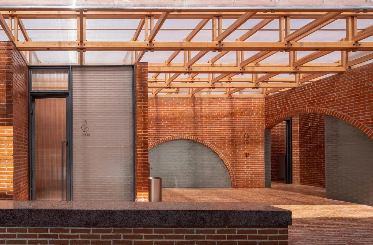 BIM Architecture | Liuba Old Street Red Brick Public Toilet/Jianlin Architectural Design Firm
