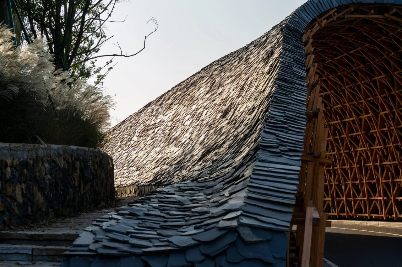 BIM Architecture | From Heaven to Earth: Penetrating through Clouds and Weaving into Wooden Tunnels from Underneath Rocks and Shells; Tengyun Meteorological Environment/Zhu Peidong Line+Architectural Firm