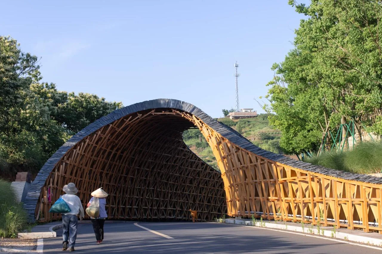 BIM Architecture | From Heaven to Earth: Penetrating through Clouds and Weaving into Wooden Tunnels from Underneath Rocks and Shells; Tengyun Meteorological Environment/Zhu Peidong Line+Architectural Firm