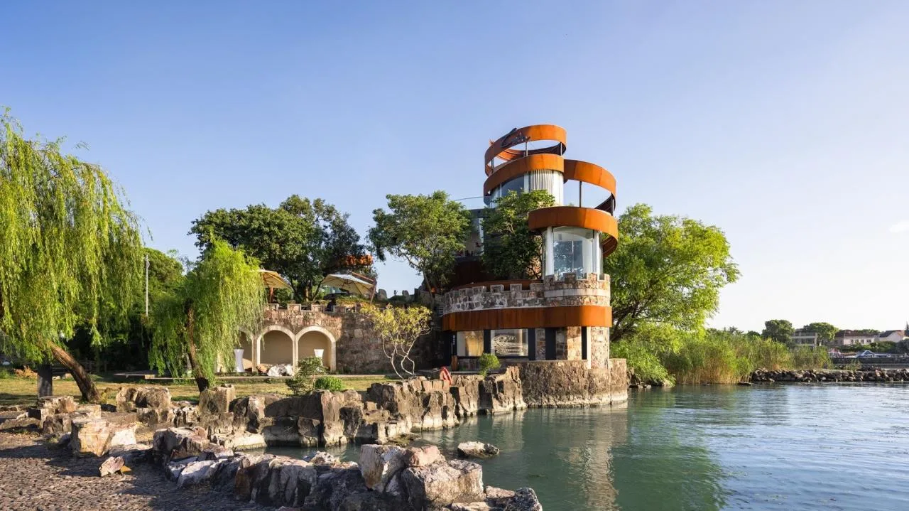 BIM Architecture | Phoenix Terrace Reconstruction/Media Design of the Taihu Lake Lake Resort