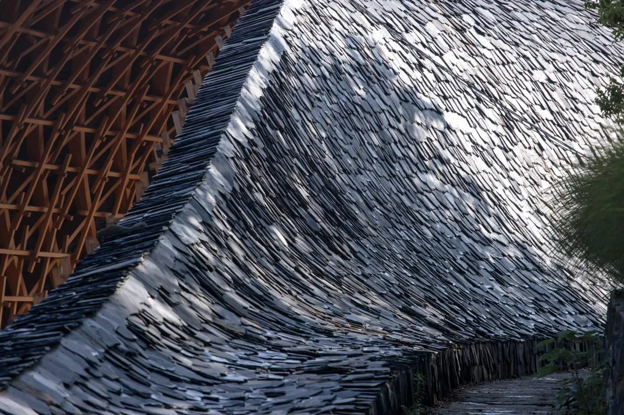 BIM Architecture | From Heaven to Earth: Penetrating through Clouds and Weaving into Wooden Tunnels from Underneath Rocks and Shells; Tengyun Meteorological Environment/Zhu Peidong Line+Architectural Firm