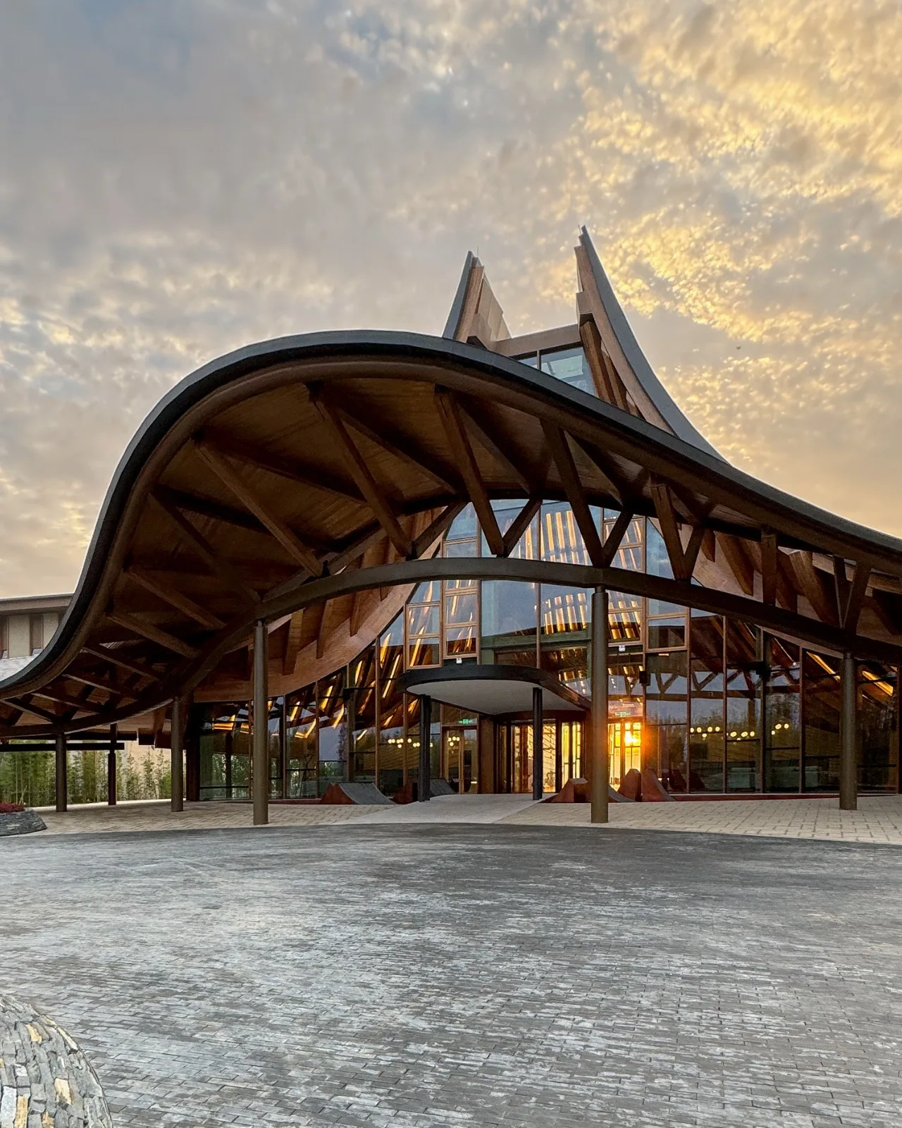BIM Architecture | "Dragon Ridge" - Mediterranean Black Dragon Beach Resort Hotel/AIM Architecture