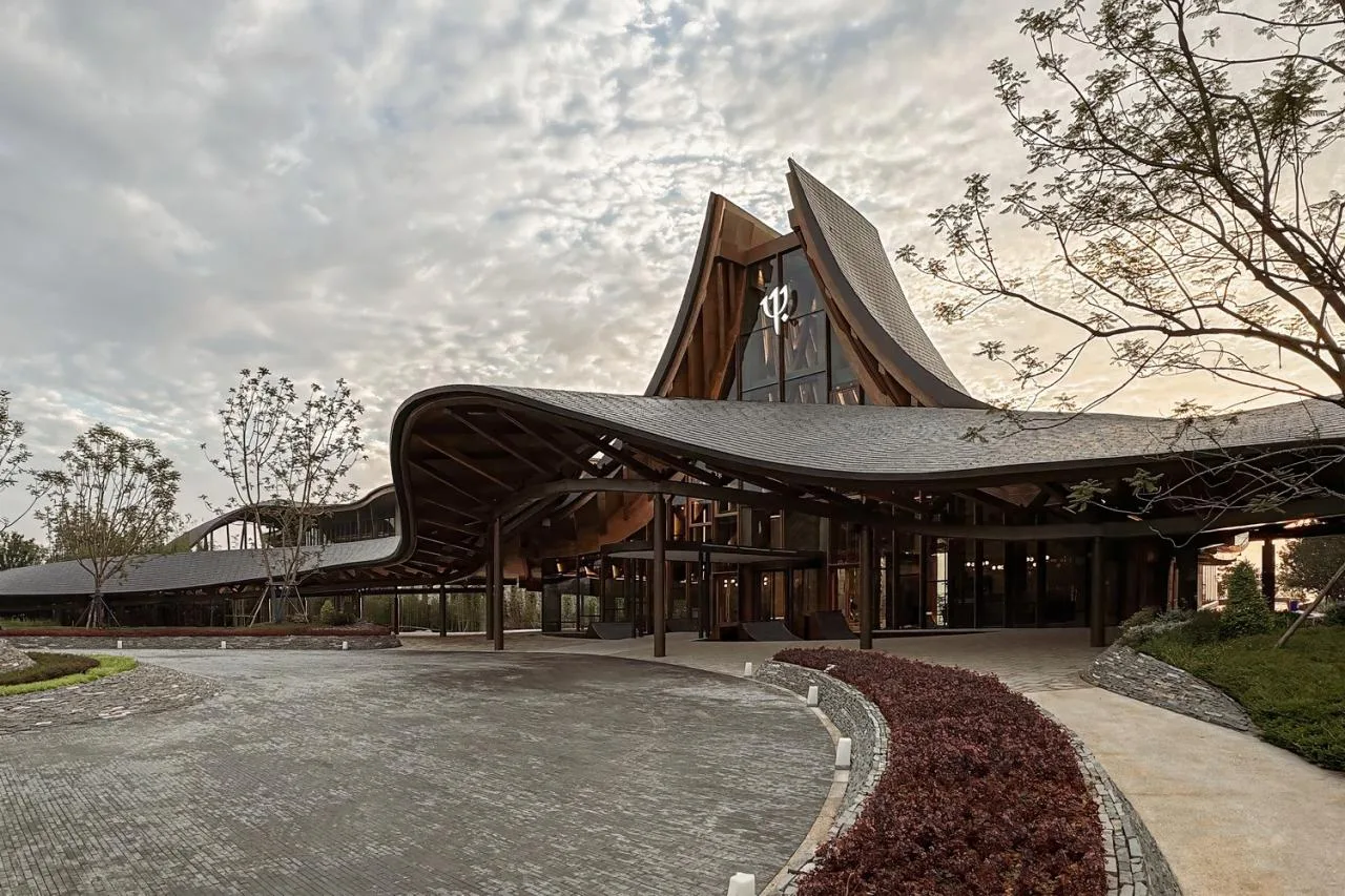 BIM Architecture | "Dragon Ridge" - Mediterranean Black Dragon Beach Resort Hotel/AIM Architecture