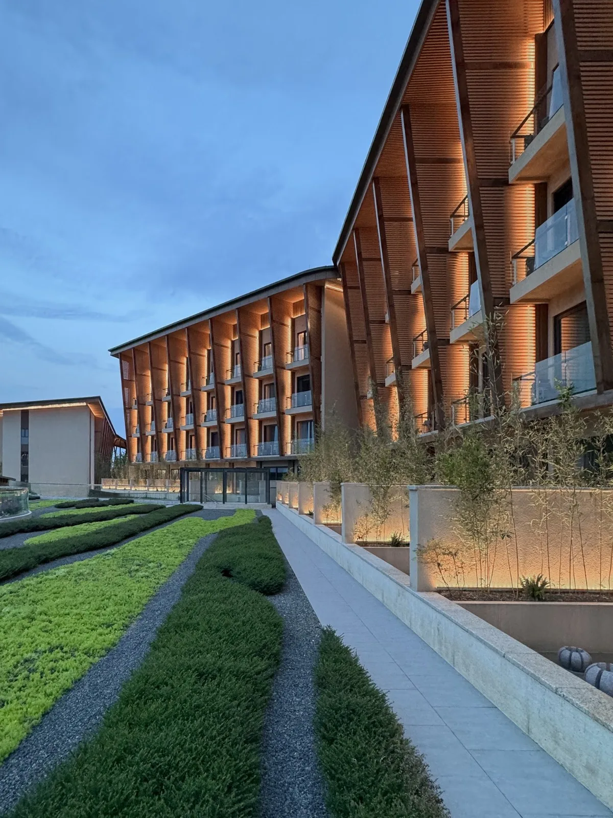 BIM Architecture | "Dragon Ridge" - Mediterranean Black Dragon Beach Resort Hotel/AIM Architecture