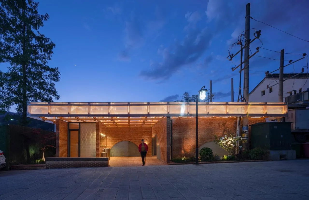 BIM Architecture | Liuba Old Street Red Brick Public Toilet/Jianlin Architectural Design Firm