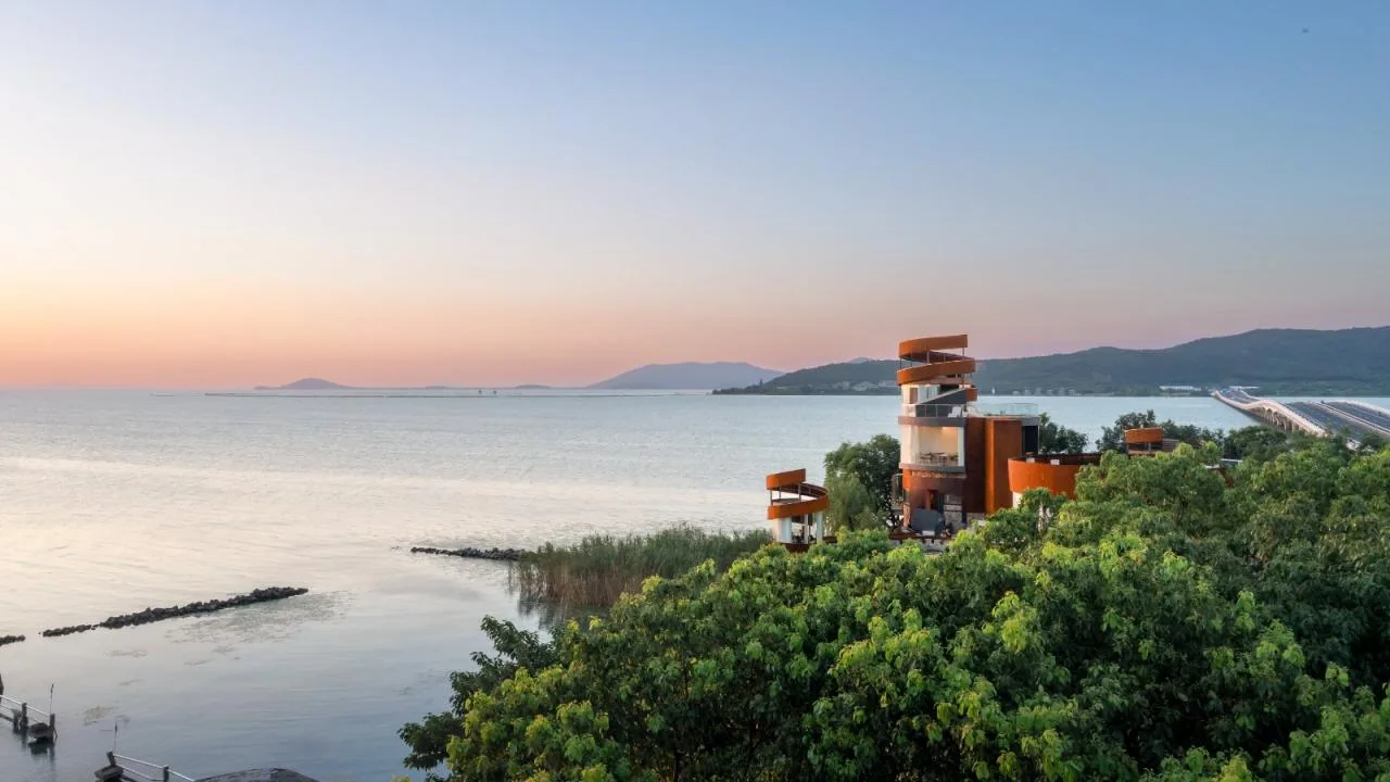 BIM Architecture | Phoenix Terrace Reconstruction/Media Design of the Taihu Lake Lake Resort