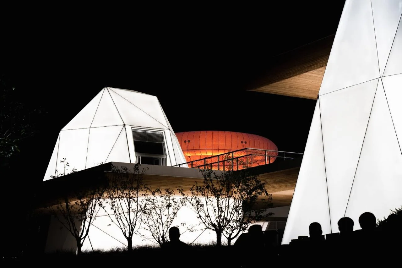 BIM Architecture | From Heaven to Earth: Penetrating through Clouds and Weaving into Wooden Tunnels from Underneath Rocks and Shells; Tengyun Meteorological Environment/Zhu Peidong Line+Architectural Firm