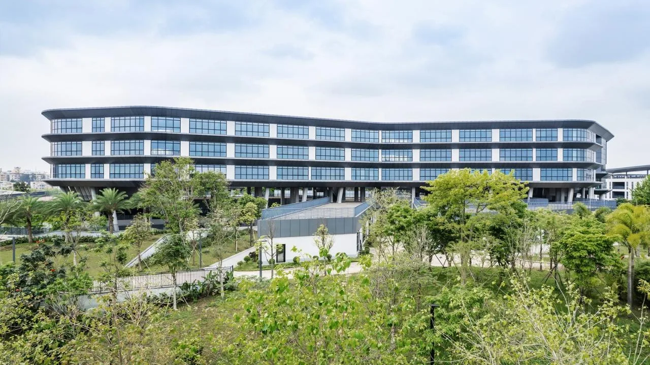 BIM Architecture | Peking University Affiliated High School Haikou School/Crossboundaries