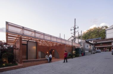 BIM Architecture: Liuba Old Street Red Brick Public Restroom by Jianlin Design Firm-BIM WORLD