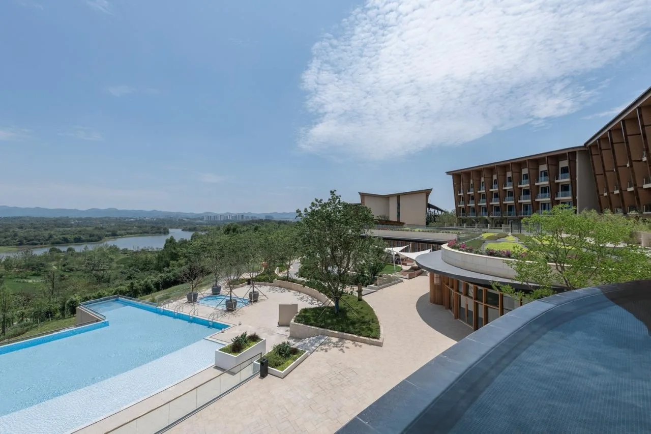 BIM Architecture | "Dragon Ridge" - Mediterranean Black Dragon Beach Resort Hotel/AIM Architecture