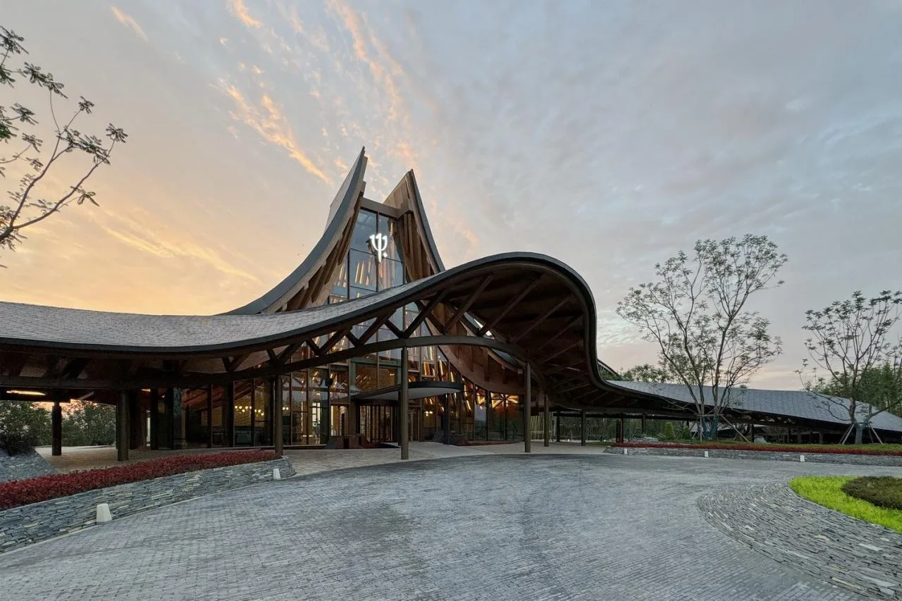 BIM Architecture | "Dragon Ridge" - Mediterranean Black Dragon Beach Resort Hotel/AIM Architecture