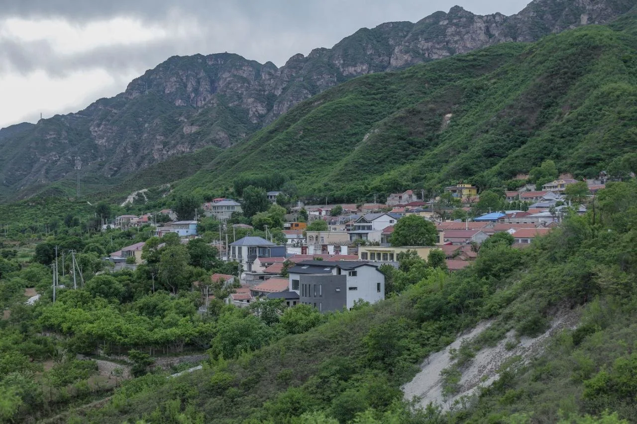 BIM Architecture | Living with Mountains: Backyard • Liushi Port Homestay/GW Space Design