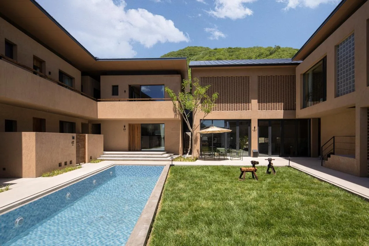 BIM Architecture | Living with Mountains: Backyard • Liushi Port Homestay/GW Space Design
