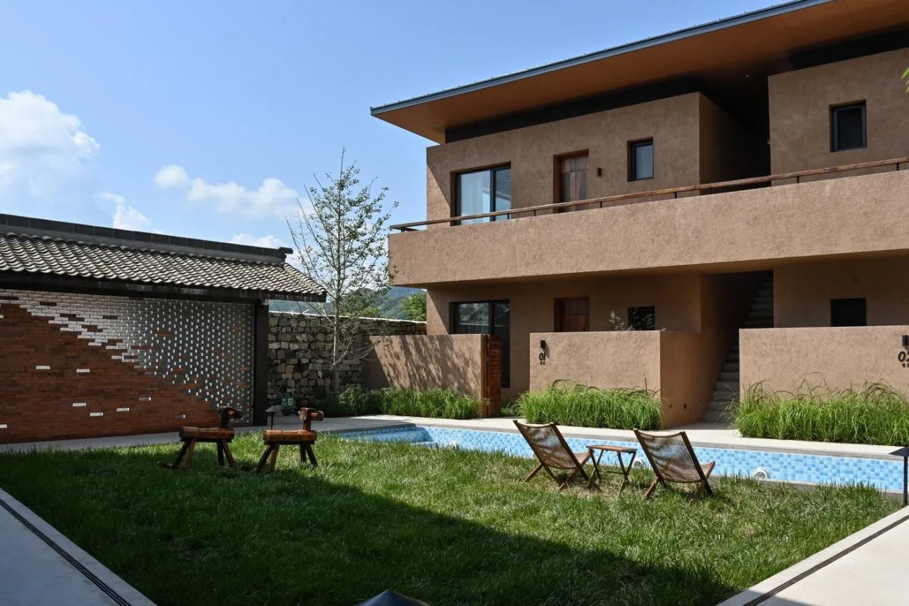 BIM Architecture | Living with Mountains: Backyard • Liushi Port Homestay/GW Space Design