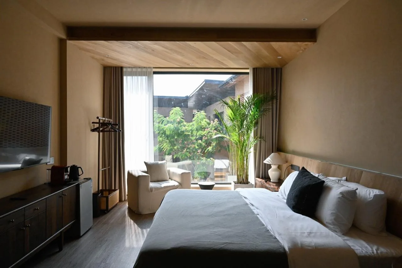 BIM Architecture | Living with Mountains: Backyard • Liushi Port Homestay/GW Space Design