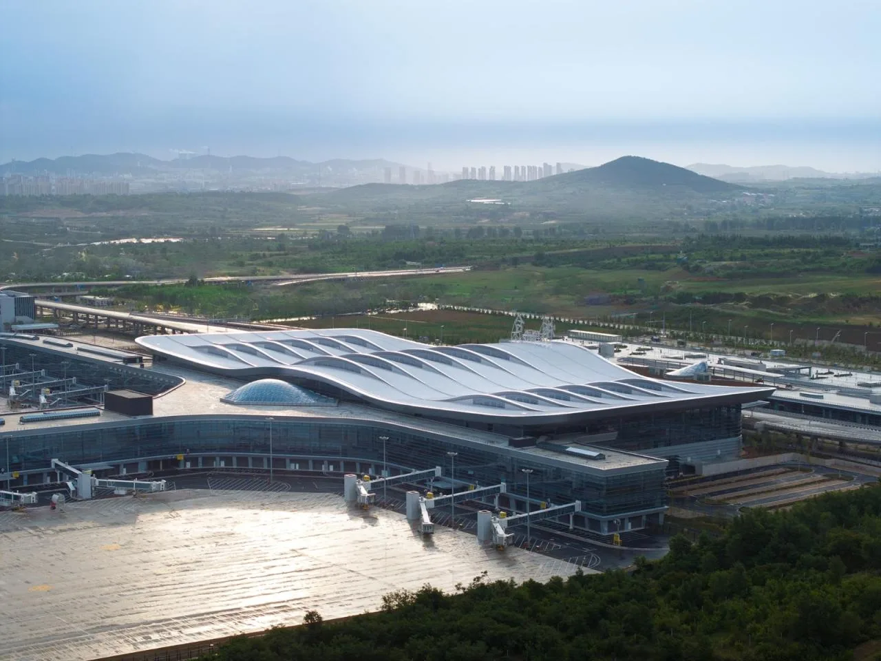BIM Architecture | Yantai Penglai International Airport Phase II/China Southwest Architectural Design and Research Institute Co., Ltd