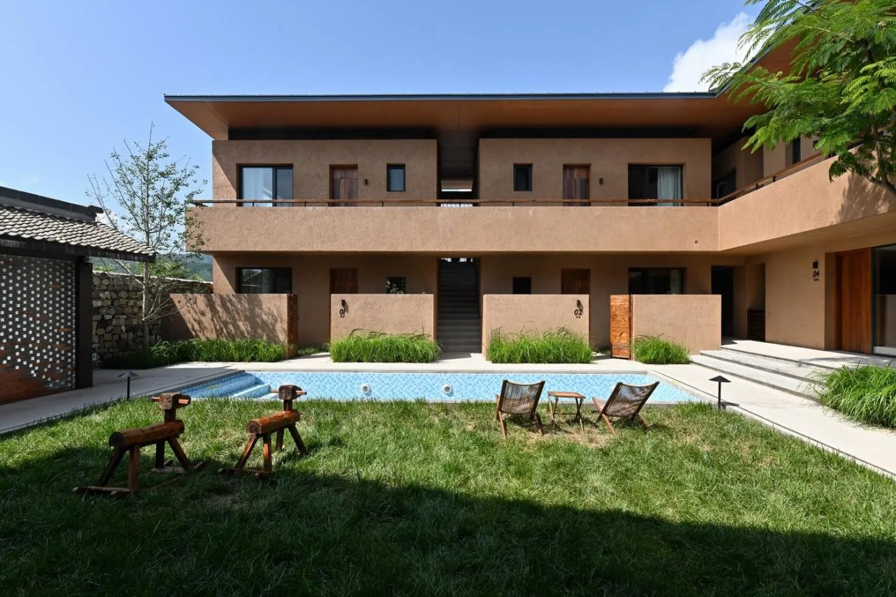BIM Architecture | Living with Mountains: Backyard • Liushi Port Homestay/GW Space Design