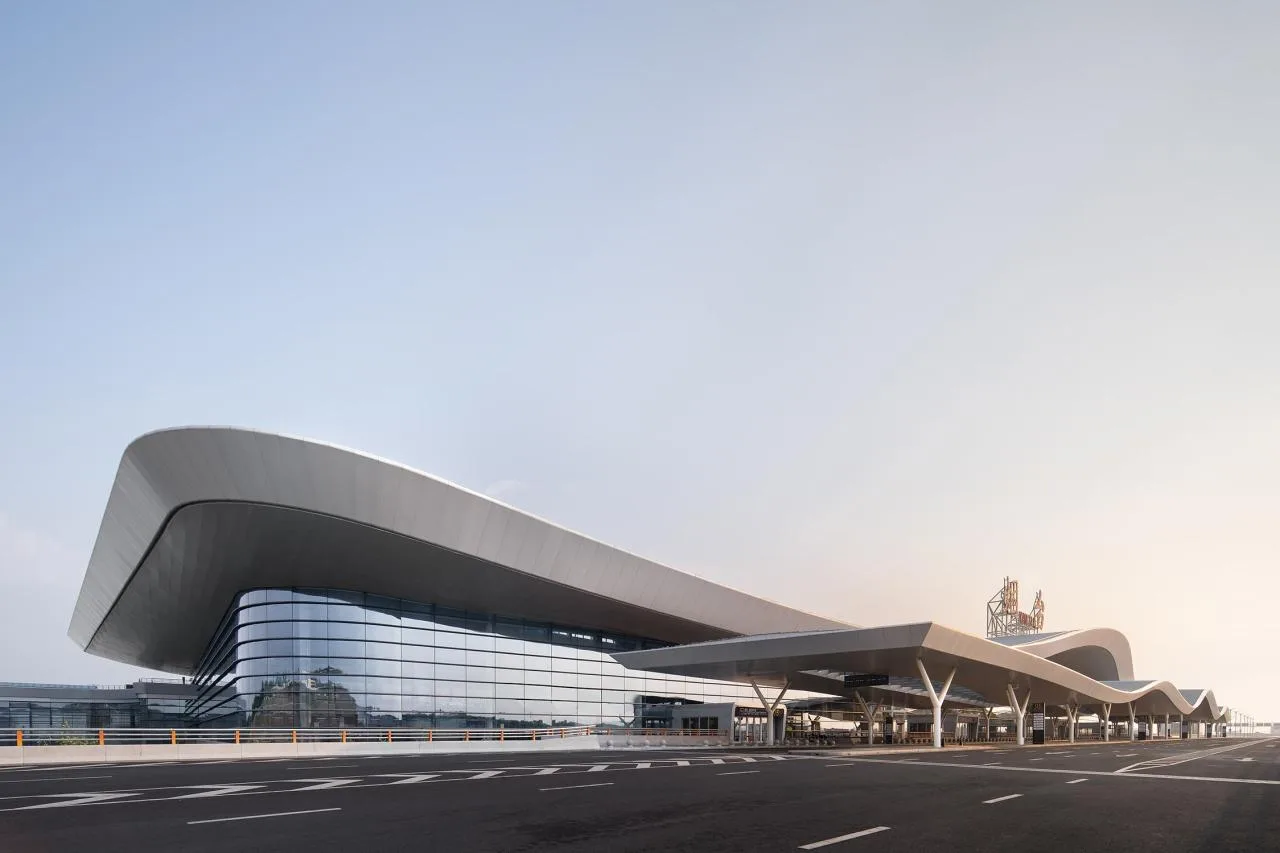 BIM Architecture | Yantai Penglai International Airport Phase II/China Southwest Architectural Design and Research Institute Co., Ltd
