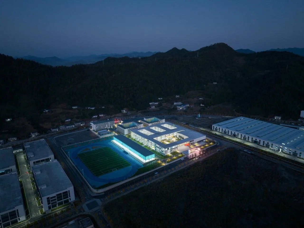 BIM Architecture | Nanshan Wufutang Senior High School/Lowercase Architecture