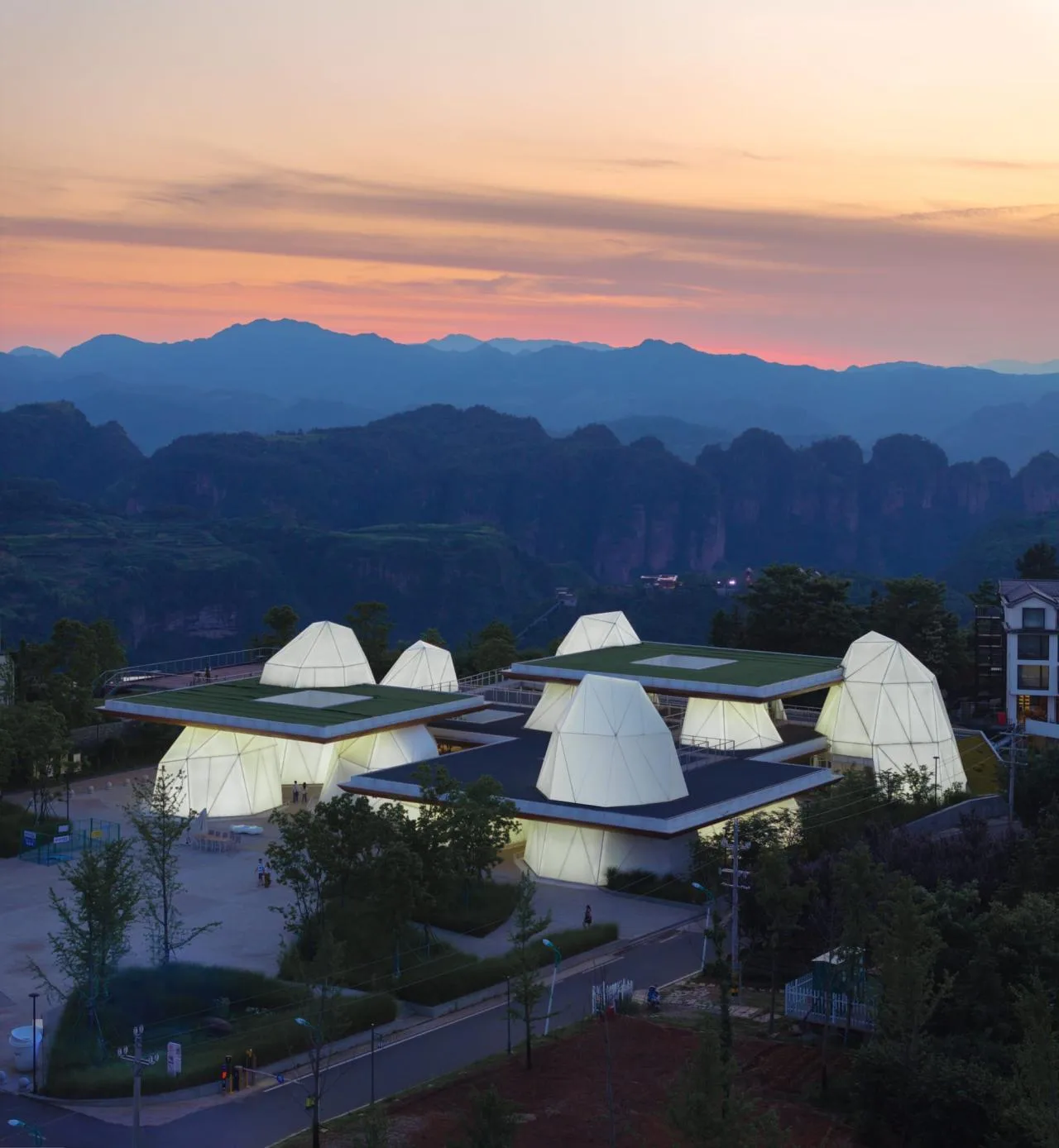 BIM Architecture | Encountering in the Mountains: Yunfeng Twelve in Xiayanbei Scenic Area/Zhu Peidong Line+Architecture Firm