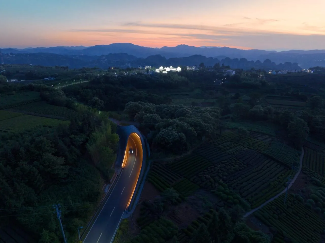 BIM Architecture | Encountering in the Mountains: Yunfeng Twelve in Xiayanbei Scenic Area/Zhu Peidong Line+Architecture Firm