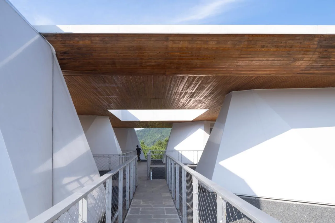 BIM Architecture | Encountering in the Mountains: Yunfeng Twelve in Xiayanbei Scenic Area/Zhu Peidong Line+Architecture Firm