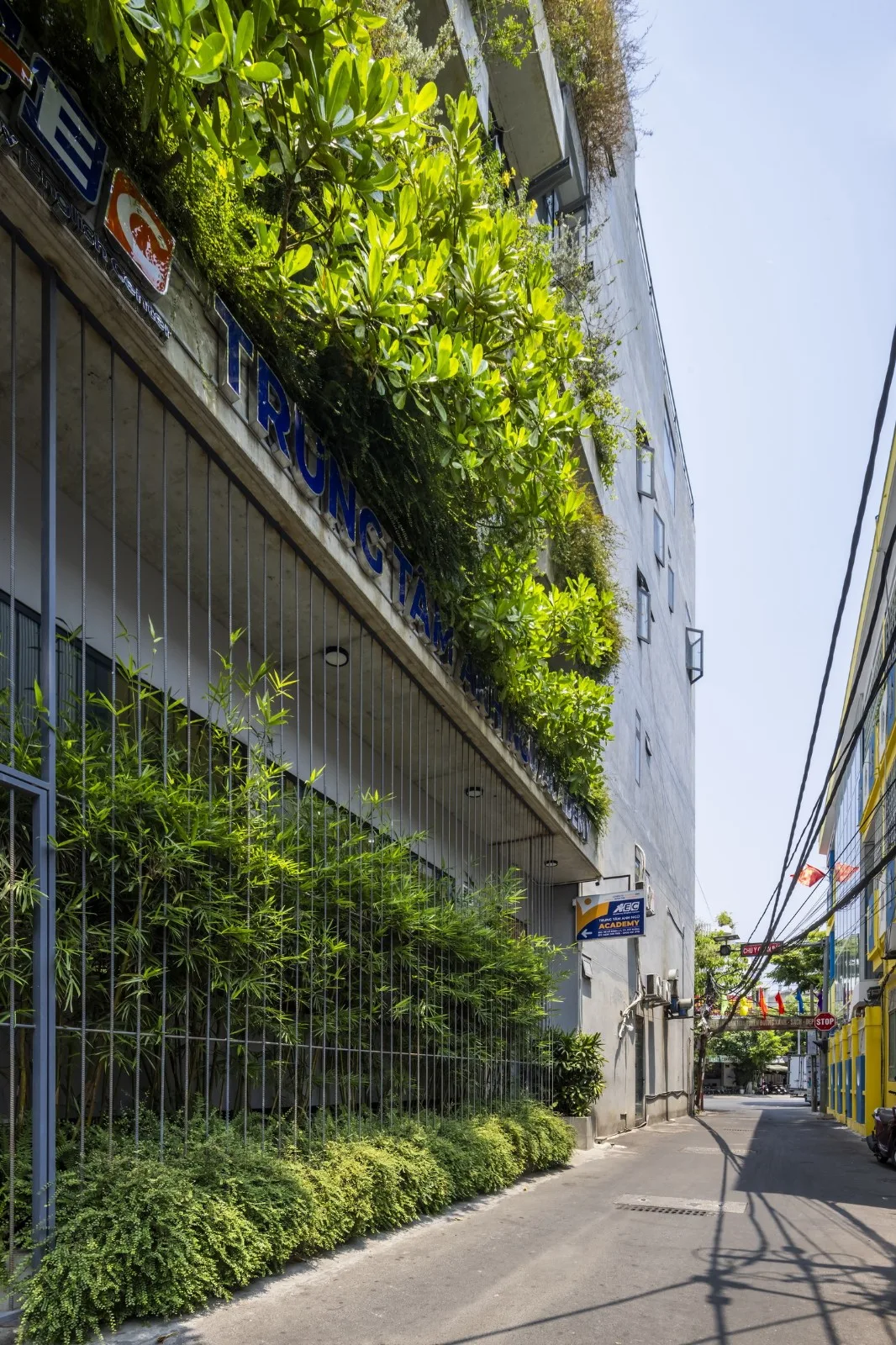 BIM Architecture | AEC 4B Foreign Language Education Center/Ho Khue Architects