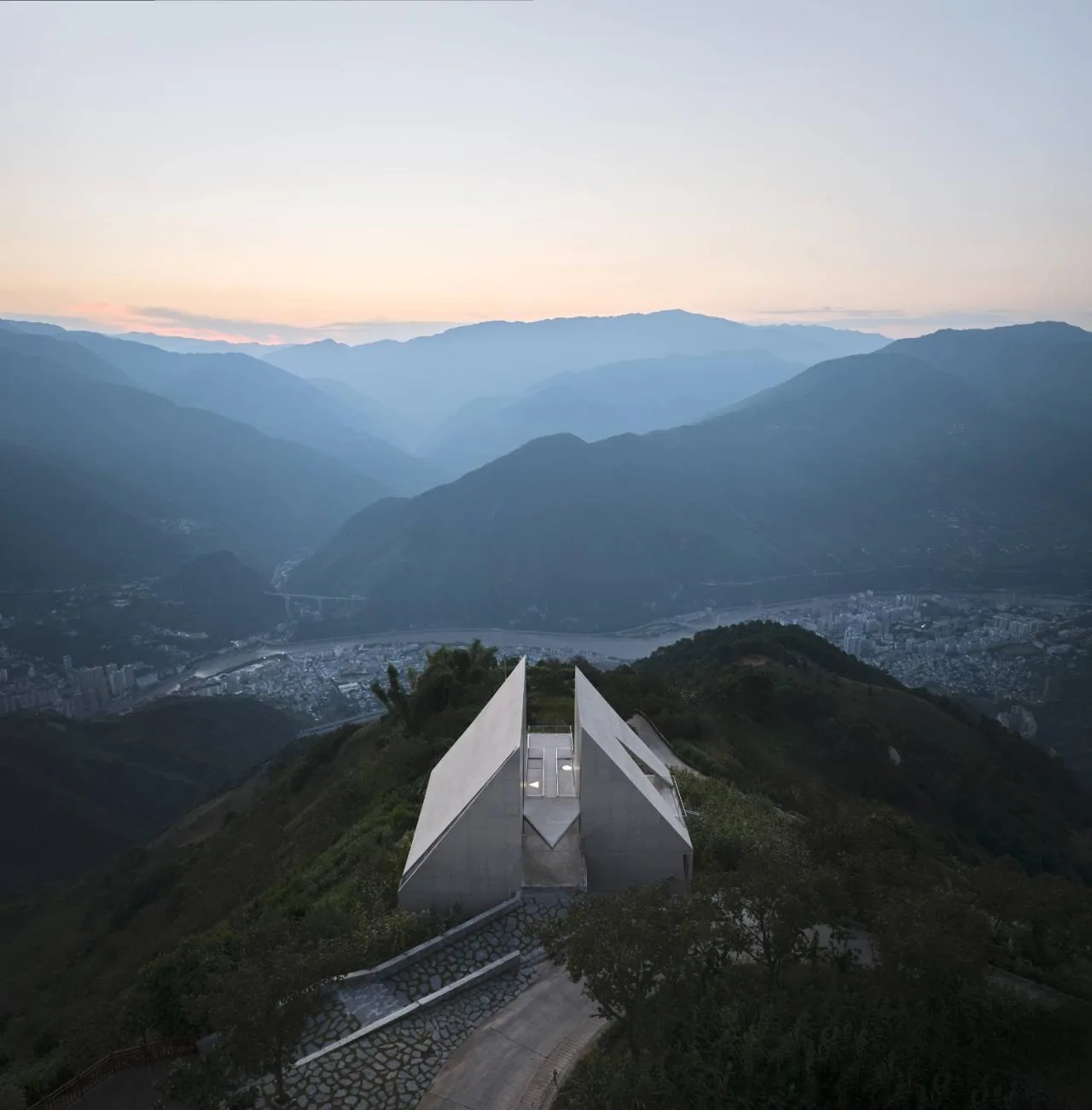 BIM Architecture | Nujiang Grand Canyon Pioneer Bookstore/Trail · Architectural Firm (TAO)