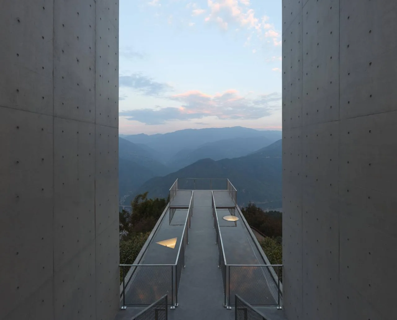 BIM Architecture | Nujiang Grand Canyon Pioneer Bookstore/Trail · Architectural Firm (TAO)